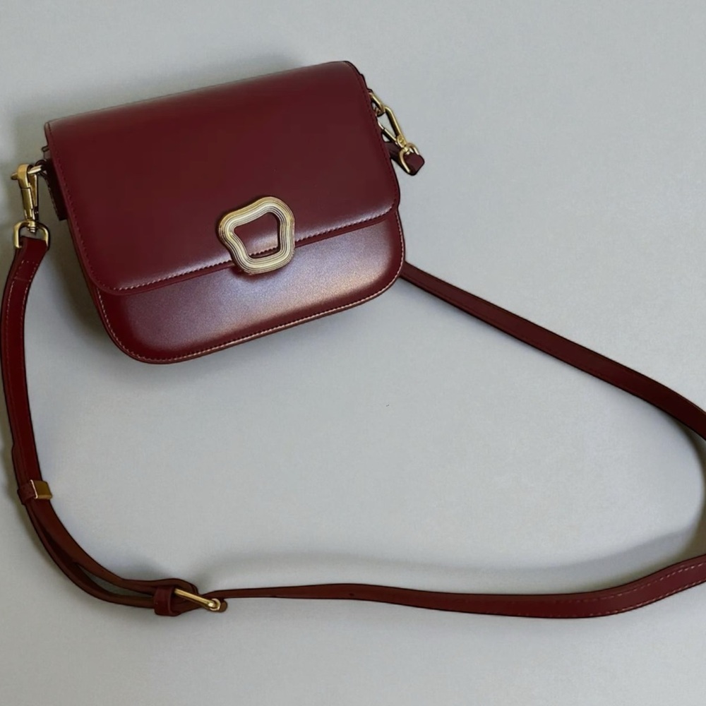 Made in Italy Elegant Red Crossbody Bag from Italia Belezza